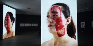 50张脸，50个鞋印，杨烨炘《痕迹》艺术展引发网络热议