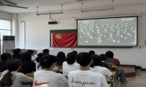 江苏大学汉语2401、2402班团支部在校开展爱国主义教育活动